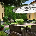 Hradbová Hotel