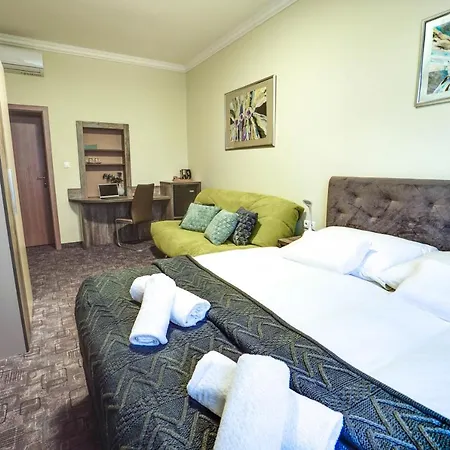 Hradbova Old Town & Hotel