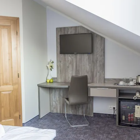 Hradbova Old Town & Hotel 3*