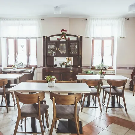 Hotel Hradbova Old Town & 3*