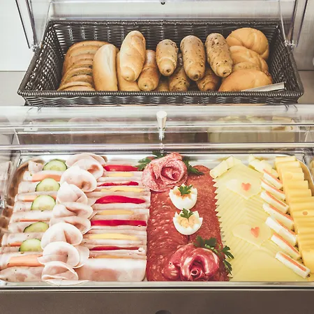 Hradbova Old Town & Hotel Kosice