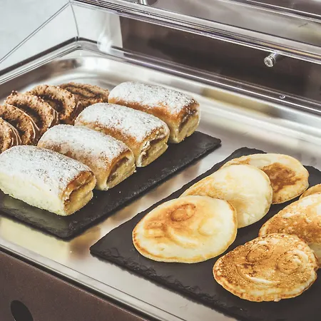 Hradbova Old Town & Hotel