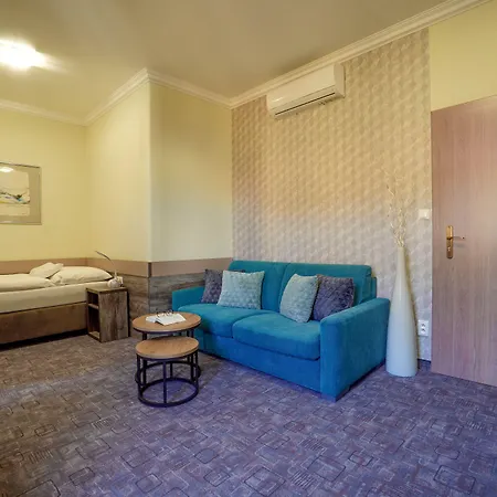 Hotel Hradbova Old Town & 3*