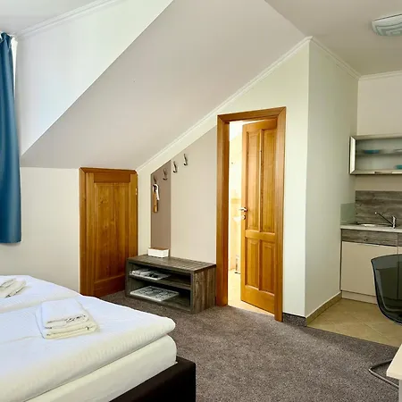 Hradbova Old Town & 3* Košice