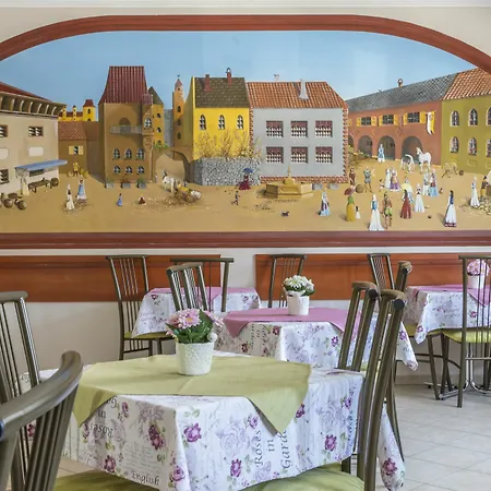ホテル Hradbova Old Town & コシツェ