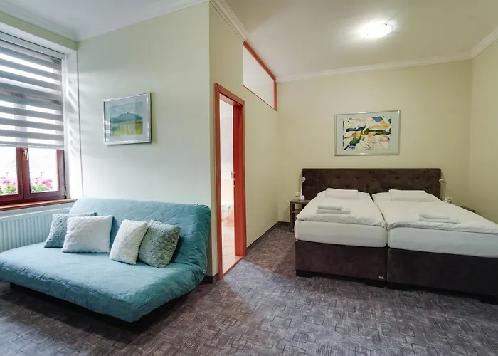 Szálloda Hradbova Old Town &