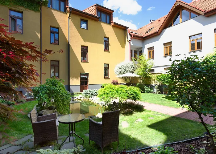 Hradbova Old Town & Szálloda Kassa