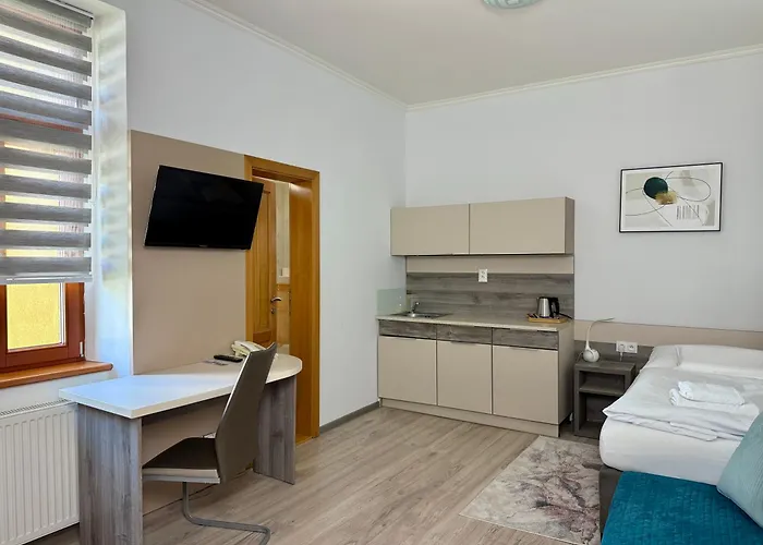 Hradbova Old Town & Kassa