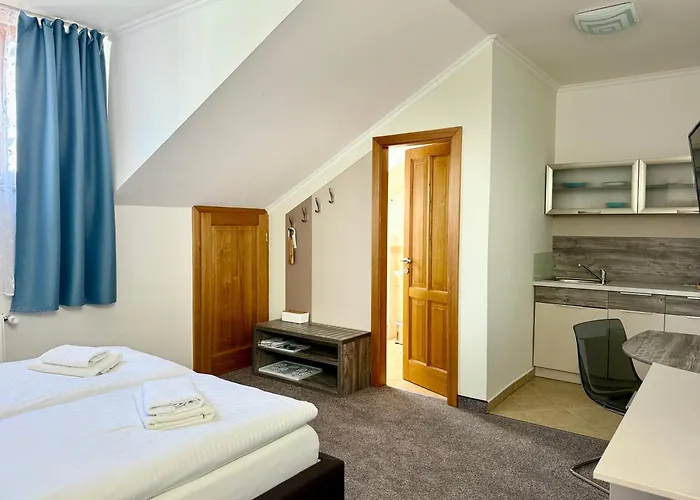 Hradbova Old Town & 3* קושיצה