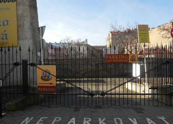 Hradbova Old Town & מלון קושיצה