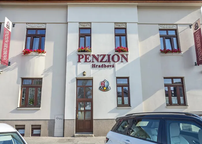 מלון Hradbova Old Town &