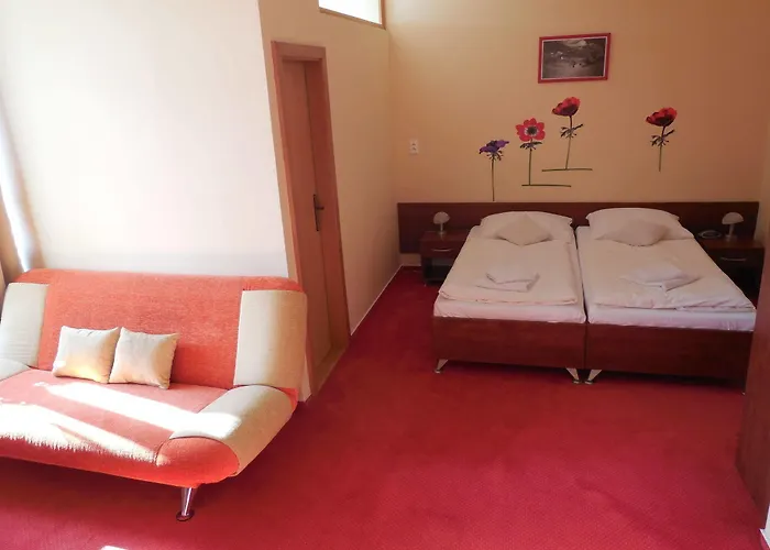 Hradbova Old Town & Kassa